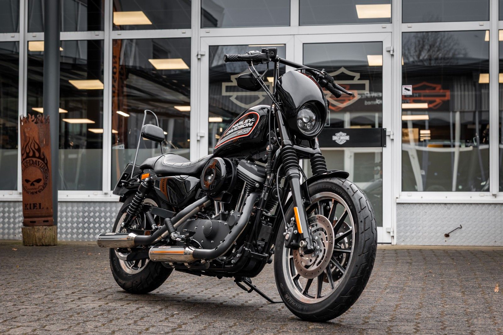 Fahrzeugabbildung Harley-Davidson Sportster XL883R Roadster - MILLER ABGASANLAGE -