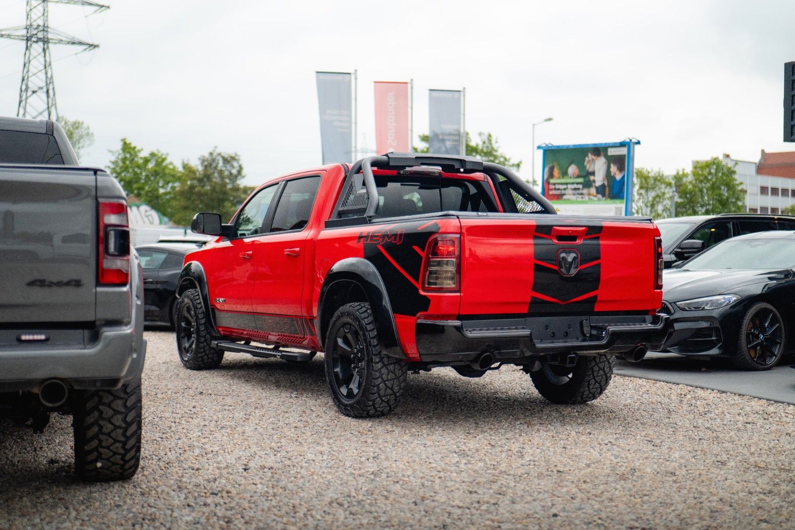 Fahrzeugabbildung Dodge RAM 5.7 V8 HEMI 4x4 RED DEVIL Offroad NightPaket