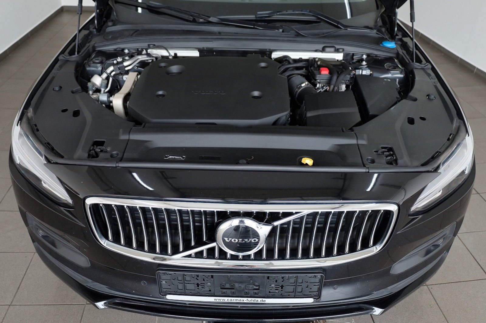 Fahrzeugabbildung Volvo V90 B4 Momentum Pro, Xenium-Pak, Leder, H&K, ACC
