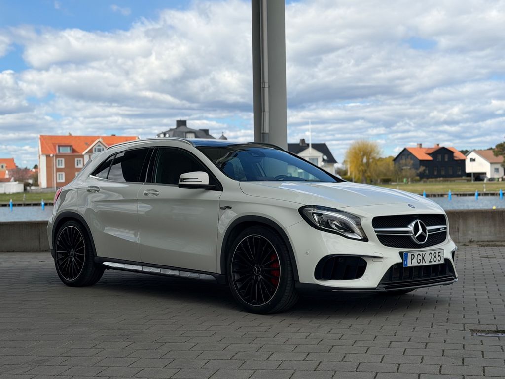 Image of Mercedes-Benz GLA 45 AMG