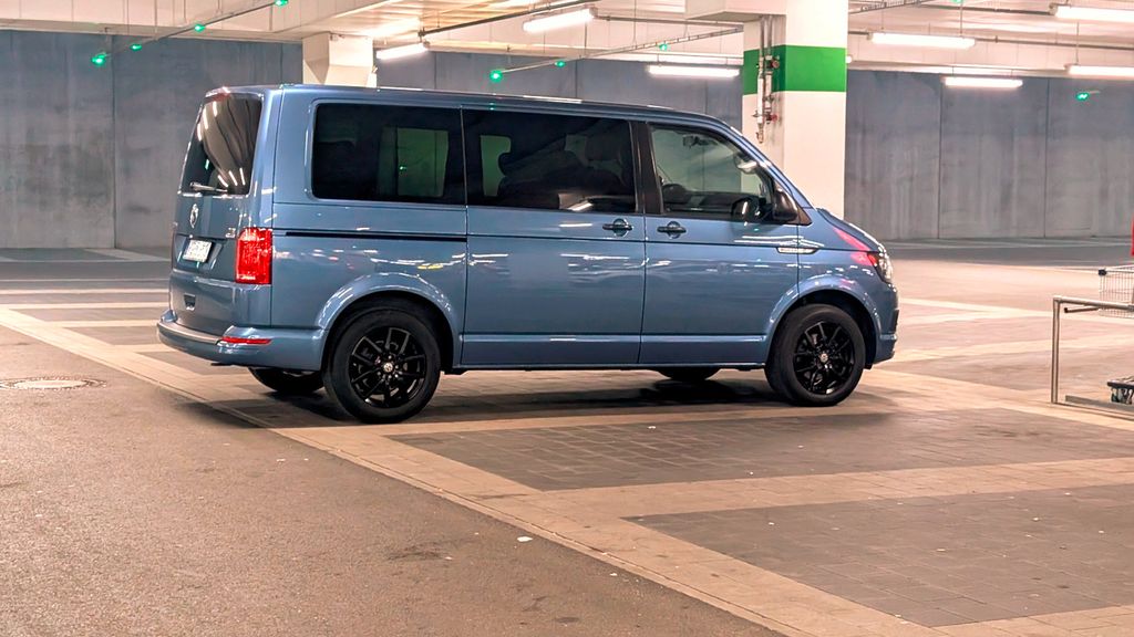 Image of Volkswagen T6 Multivan