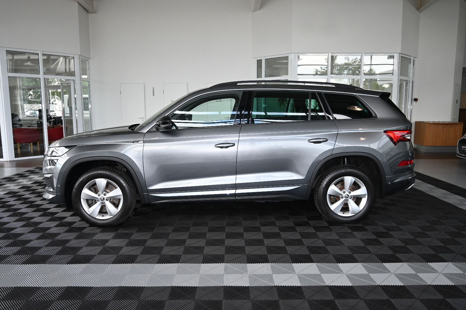 Skoda Kodiaq 2.0 TDI 4x4 Pano Matrix Navi Virtual AHK imagem 2