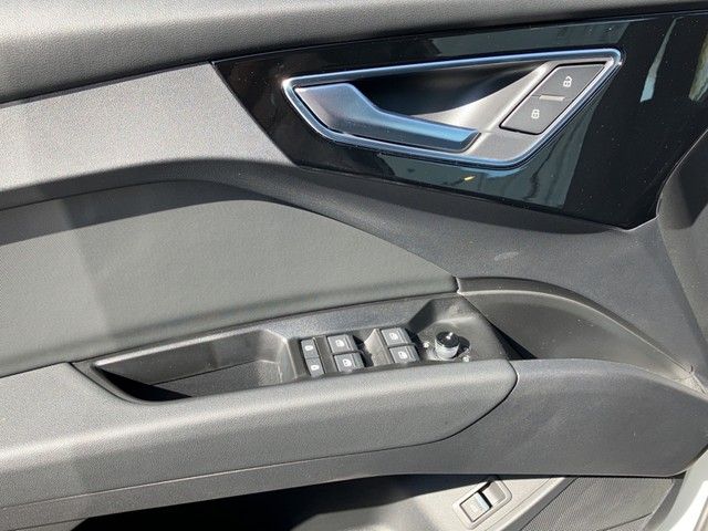 Fahrzeugabbildung Audi Q4 e-tron Sportback 40 e-tron S line, Matrix LED