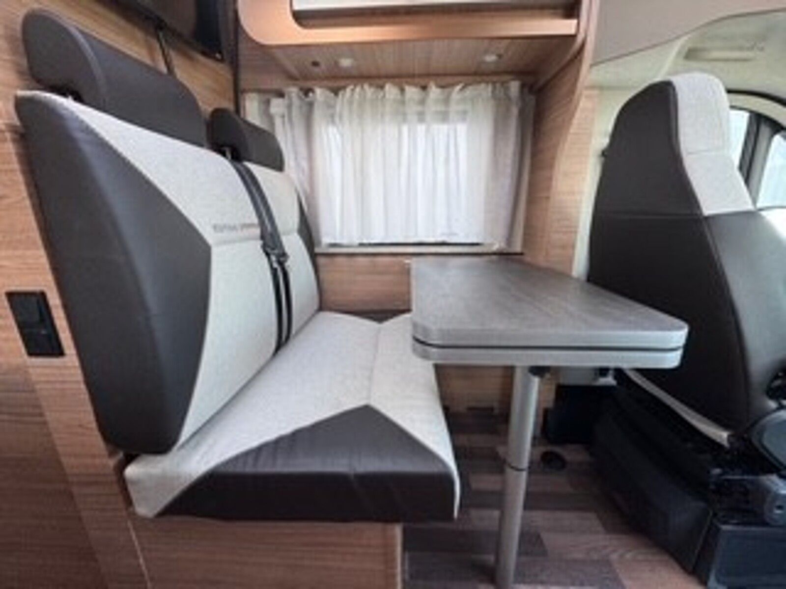 Fahrzeugabbildung Weinsberg CaraCompact EDITION PEPPER 600 MEG Markise, TV