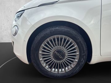 Fiat 500e Cabrio Batterie Passion +Kam.+LED+SHZ+PDC