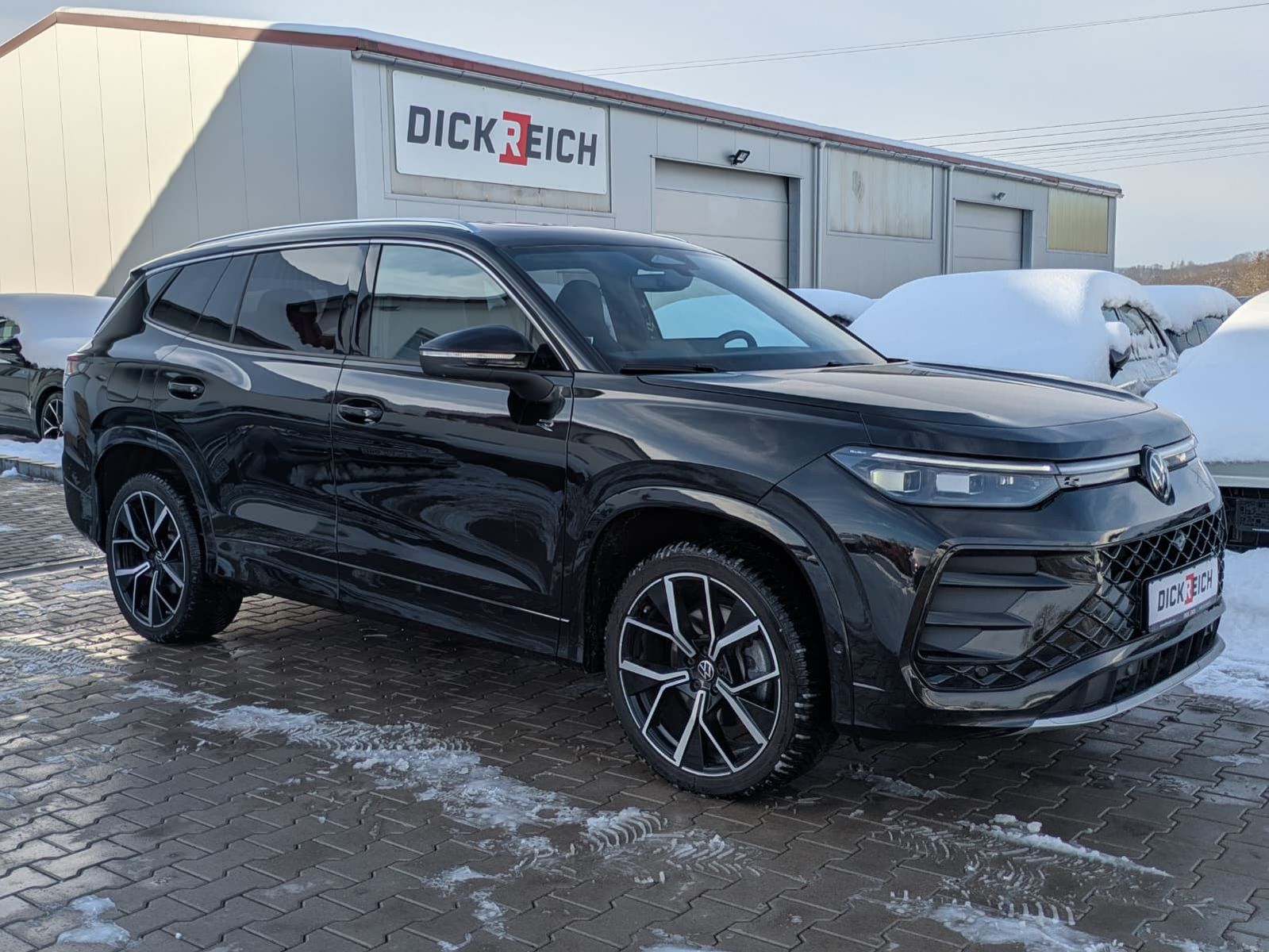 Fahrzeugabbildung Volkswagen Tayron 2.0 TDI 4M R-Line 7Si*MATRIX*AHK*PANO*HUD