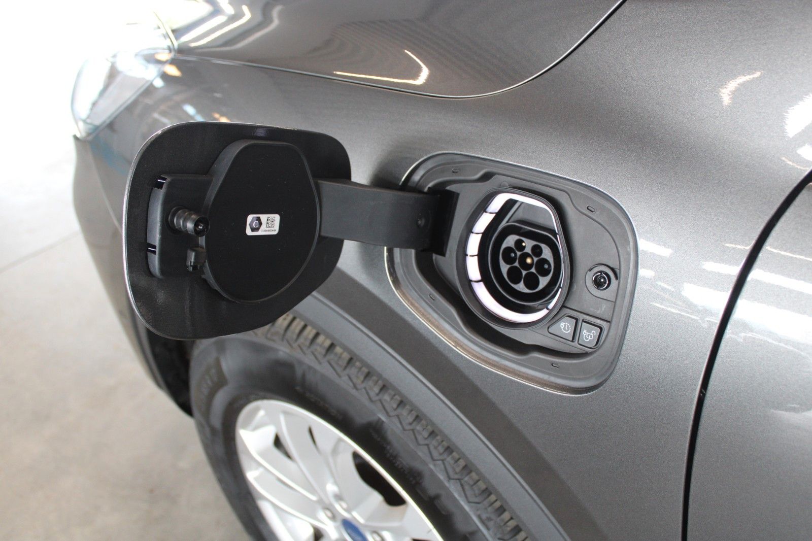 Fahrzeugabbildung Ford Kuga PHEV Titanium X AHK LED HUD 2xCam WinterP.