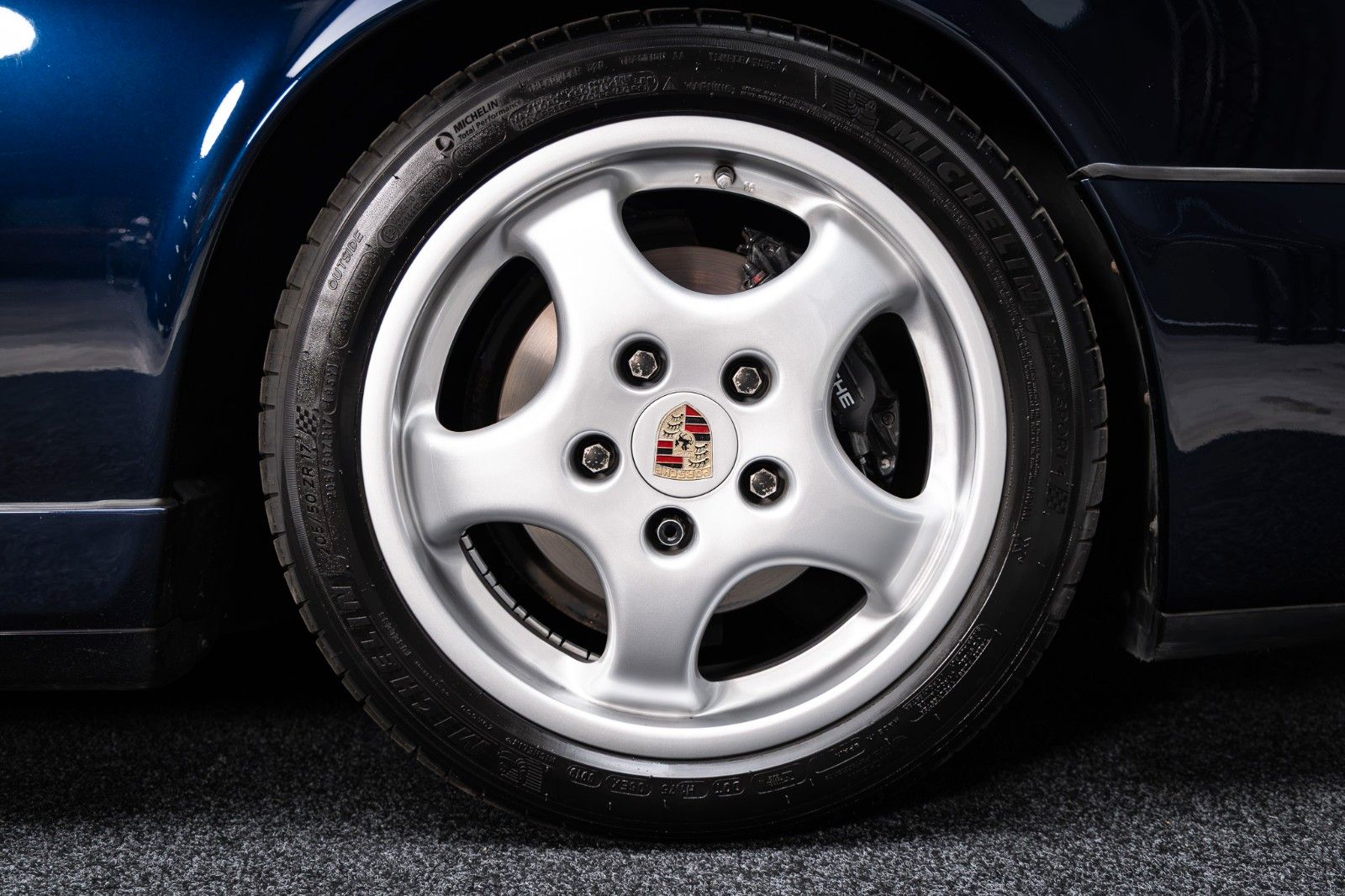 Fahrzeugabbildung Porsche 964 Carrera 2 Coupé + Schalter + H-Kennz.