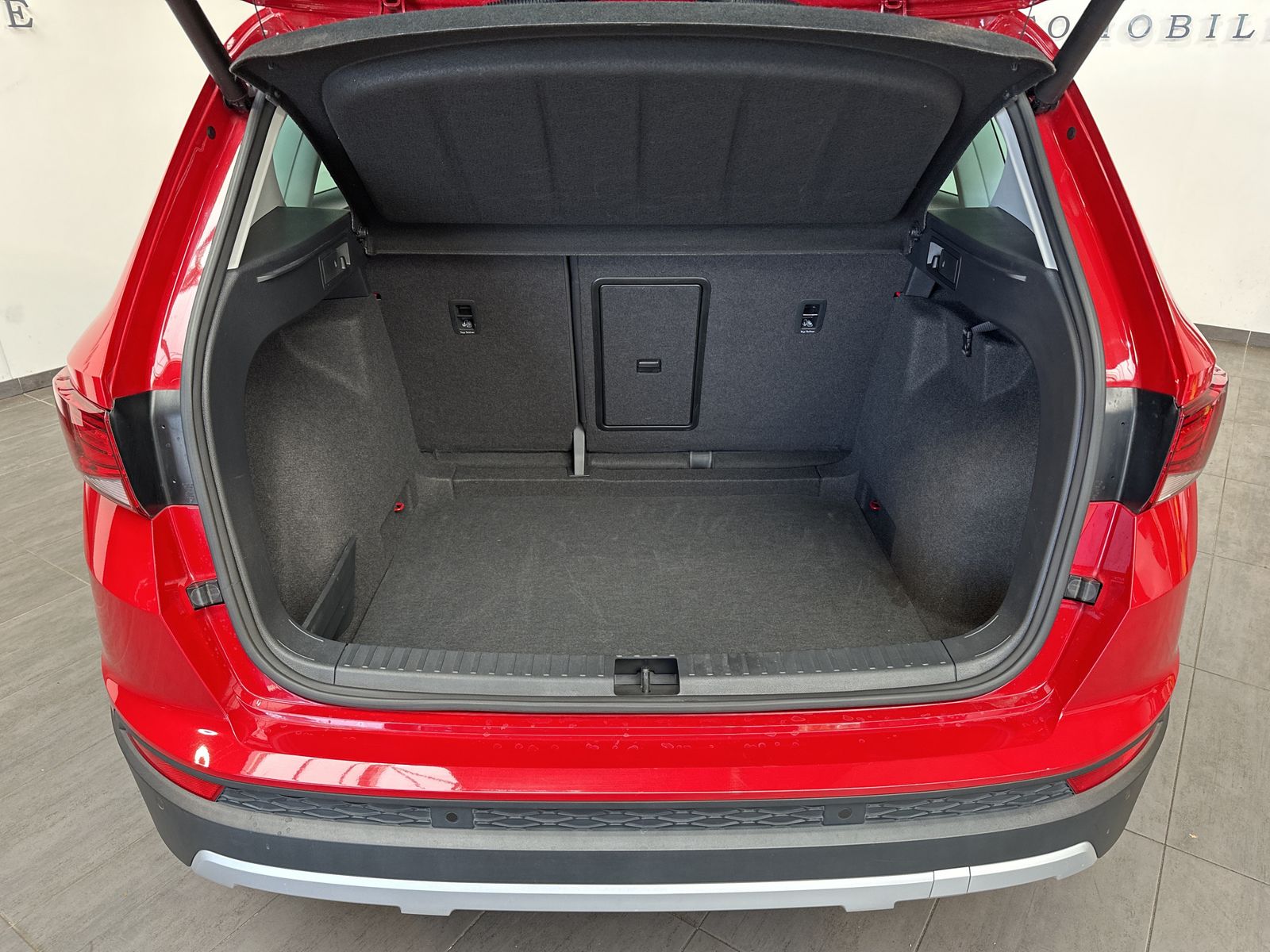 Fahrzeugabbildung SEAT Ateca 1.4 TSI DSG Style NAV+LED+360°+AHK