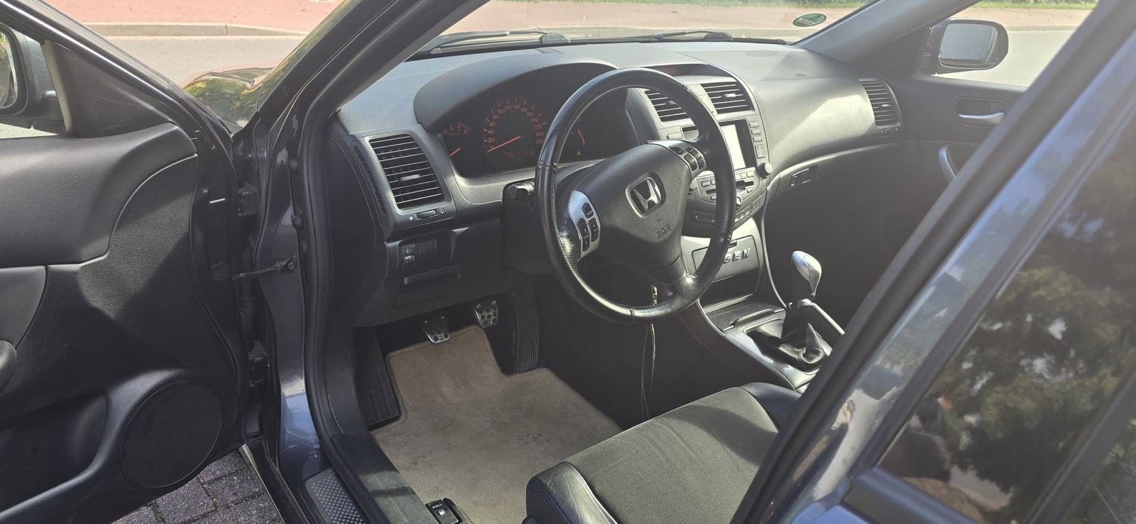 Honda Accord 2005 — photo 10