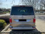 Volkswagen T6 Multivan Highline 2.0 TSI DSG (204 PS) - Volkswagen T6 Multivan mit Benzin-Antrieb: Van, Automatik