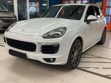 Porsche Cayenne S Diesel *Navi| Pano| Xenon| Sport-Chron - Porsche Cayenne in Berlin