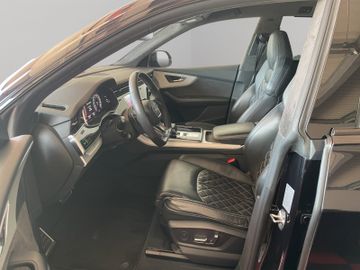 Audi Q8 - 9