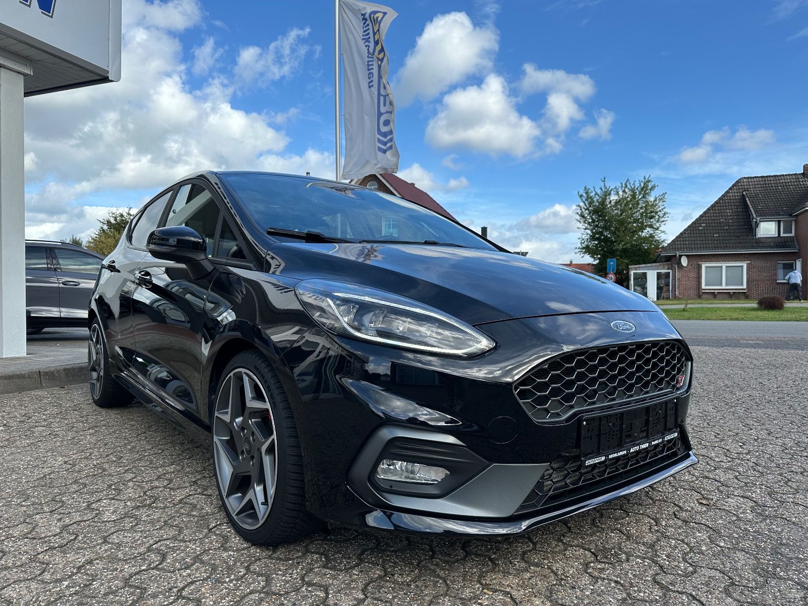 Fahrzeugabbildung Ford Fiesta 1.5 EB ST Leder-Exclusiv/Pano/LED