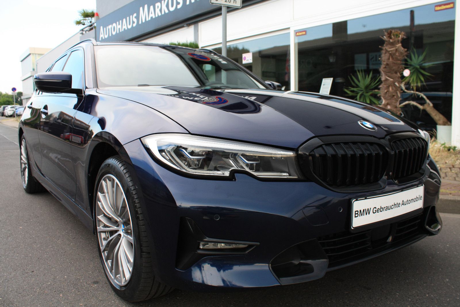 BMW 330 3 Touring 330 e xDrive Sport Line foto 2