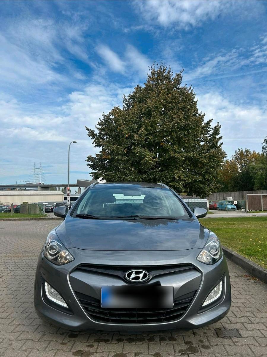 Hyundai i30 2014 — салон