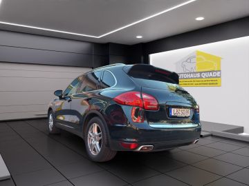 Porsche Cayenne - 2