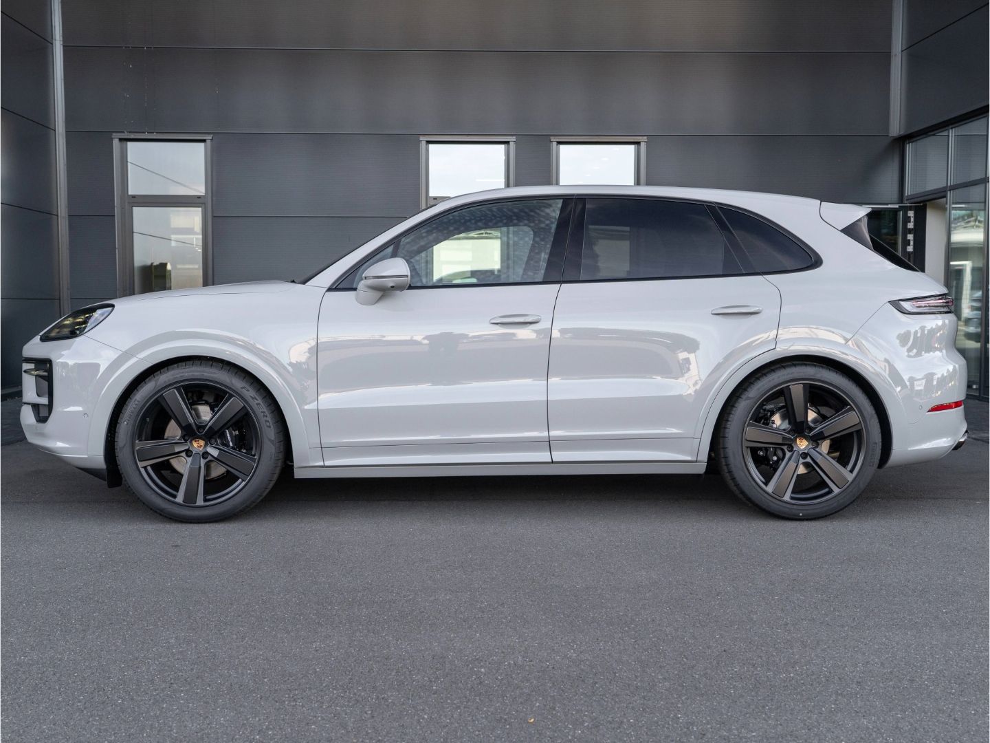 Porsche Cayenne SportDesign AHK Hinterachsl. Sportaga. imagem 2