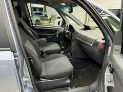 Fahrzeugabbildung Opel Meriva 1.8 Cosmo / Navi Klimaanlage ZV AHK