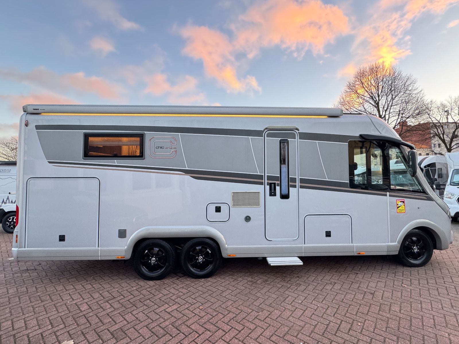 Fahrzeugabbildung Carthago Chic e-line I 51 QB MERCEDES 418 CDI 9GT 1.HAND