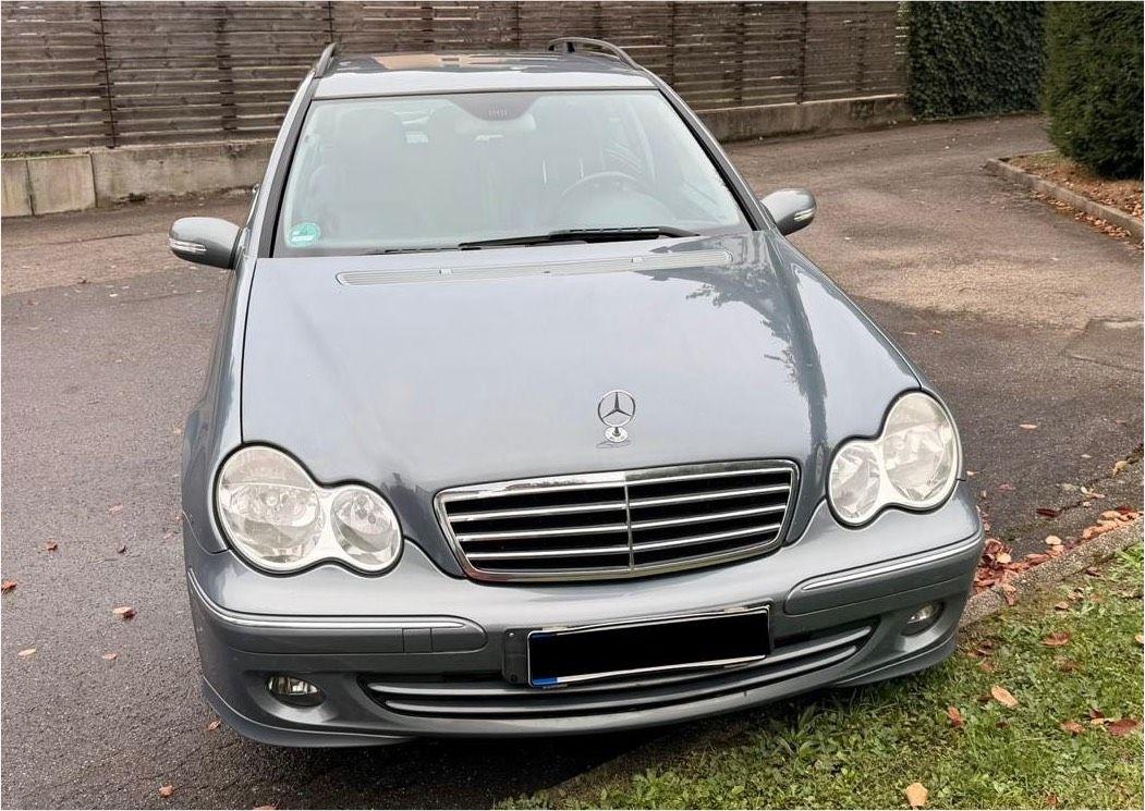Mercedes-Benz C200 2005 — rear view