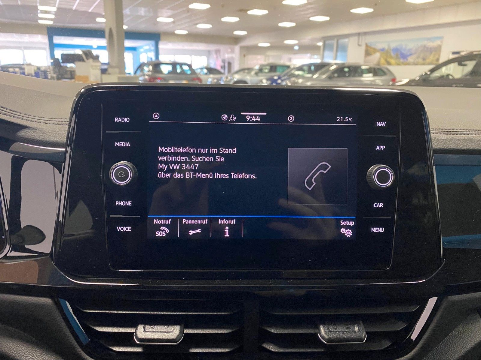 Fahrzeugabbildung Volkswagen T-Roc 2.0 TDI DSG R-Line+AHK+Black Style+19"ALU+