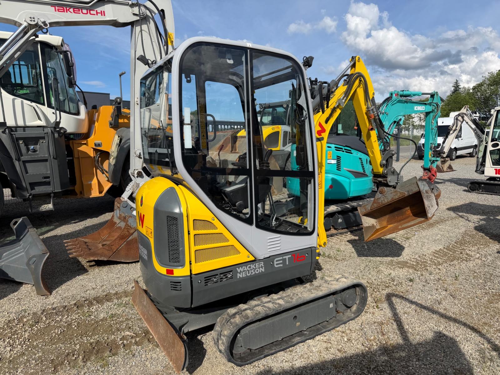 Wacker ET 16  (590 bts)