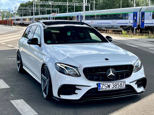 MERCEDES-BENZ E 220d T AMG Line Autom. AMG Line