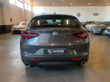 Alfa-Romeo Stelvio - 3