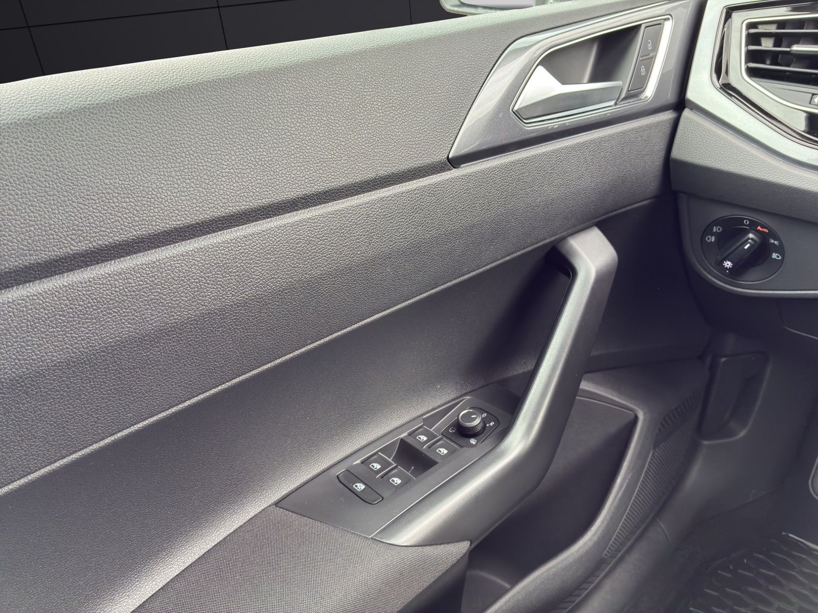 Fahrzeugabbildung Volkswagen Polo TSI Style IQ.Light Navi ACC SHZ App-Connect