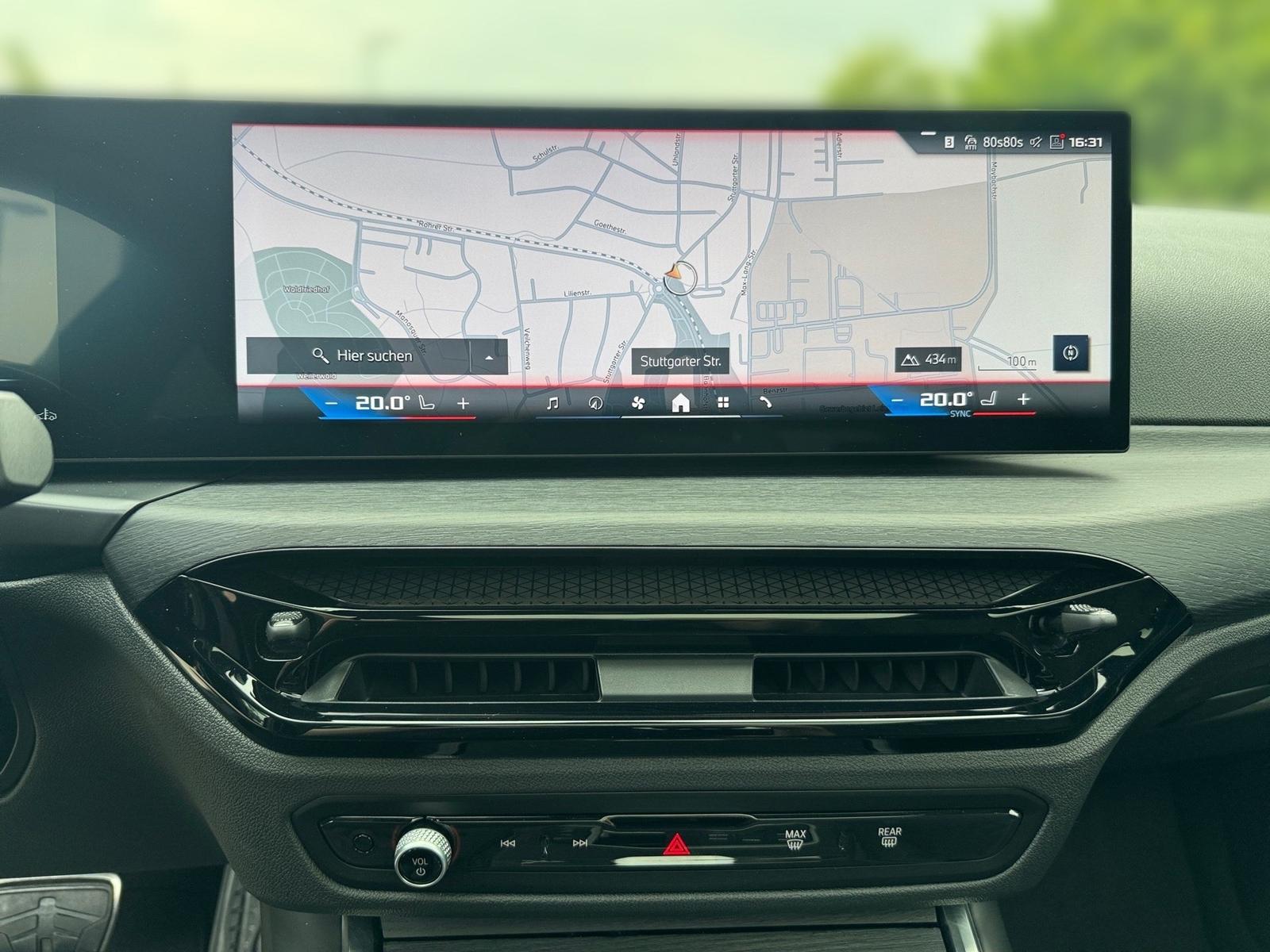 BMW M340d xDrive Touring; AHK, Pano, Komortzugang