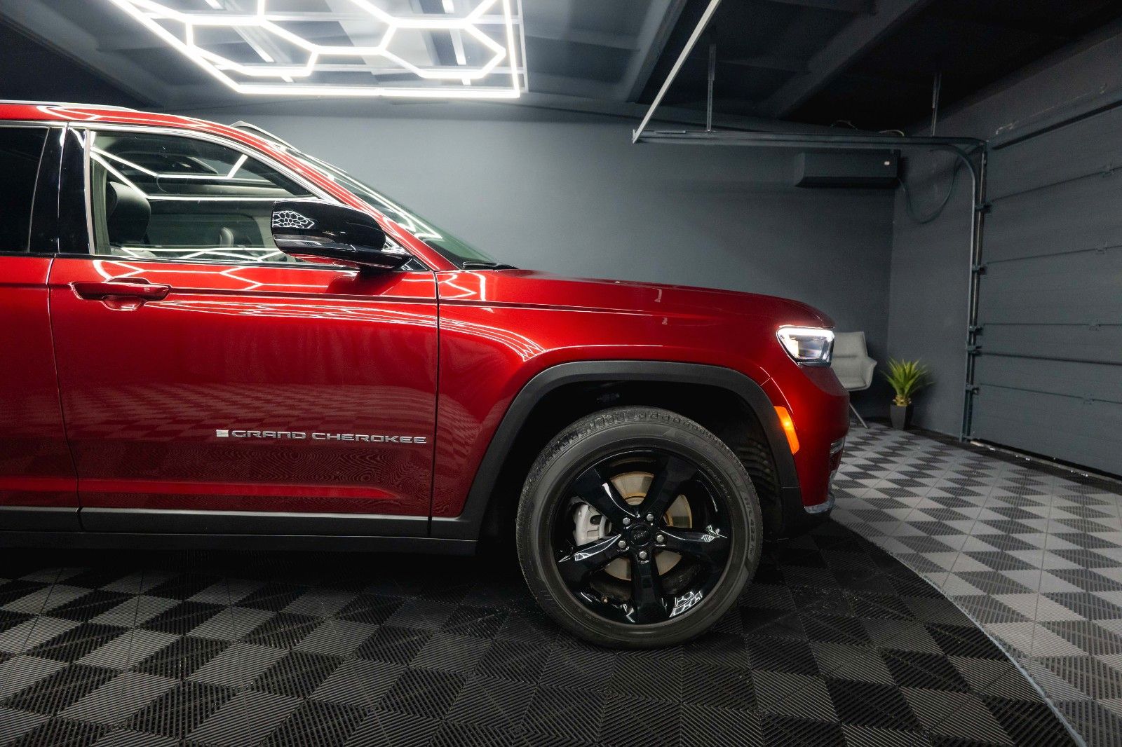 Fahrzeugabbildung Jeep Grand Cherokee 3.6 4x4 LIMITED L Modell 2022 19%