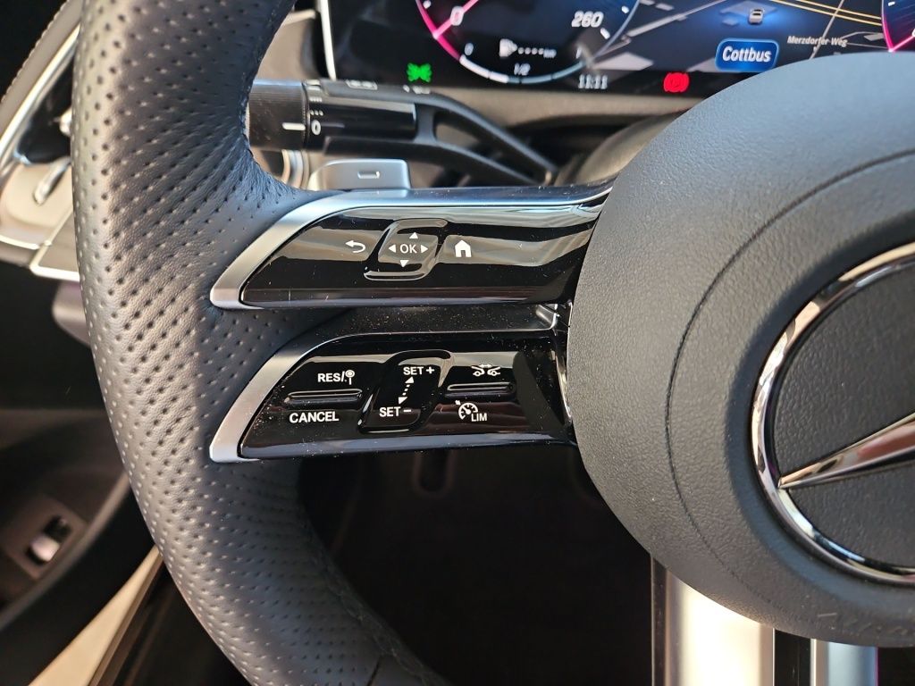 Fahrzeugabbildung Mercedes-Benz E 220 d AMG AHK Distronic+ Pano LED 360° Memory