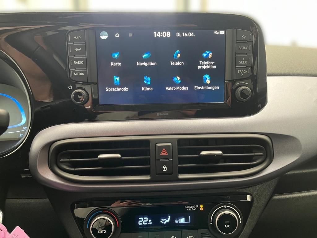Fahrzeugabbildung Hyundai i10 1.2 Benzin M/T Prime KlimaA Navi SpurH PDC