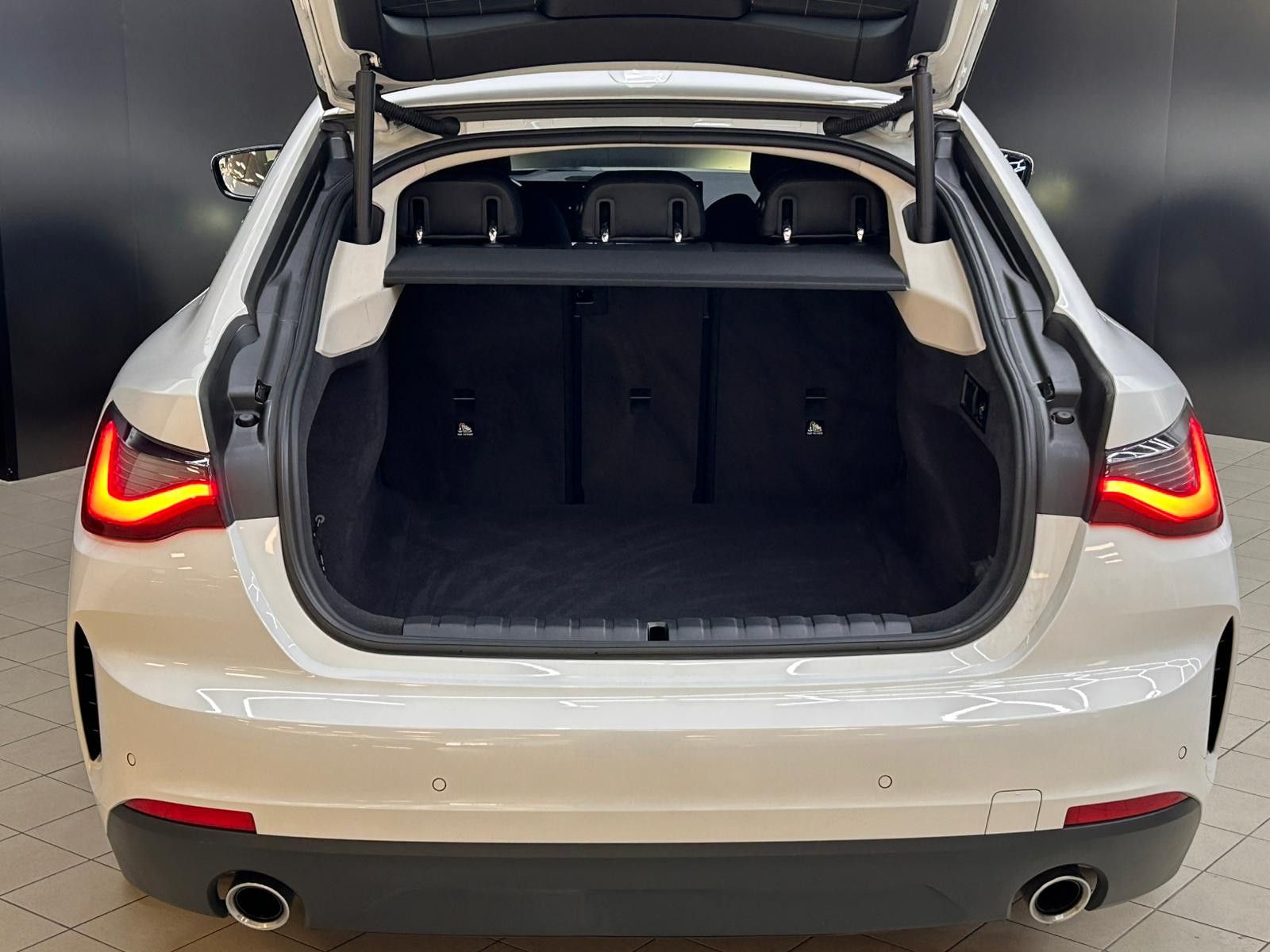 Fahrzeugabbildung BMW 420 Gran Coupé FACEL+VIRTU+LEDER+HEAD+LED+KAM+M