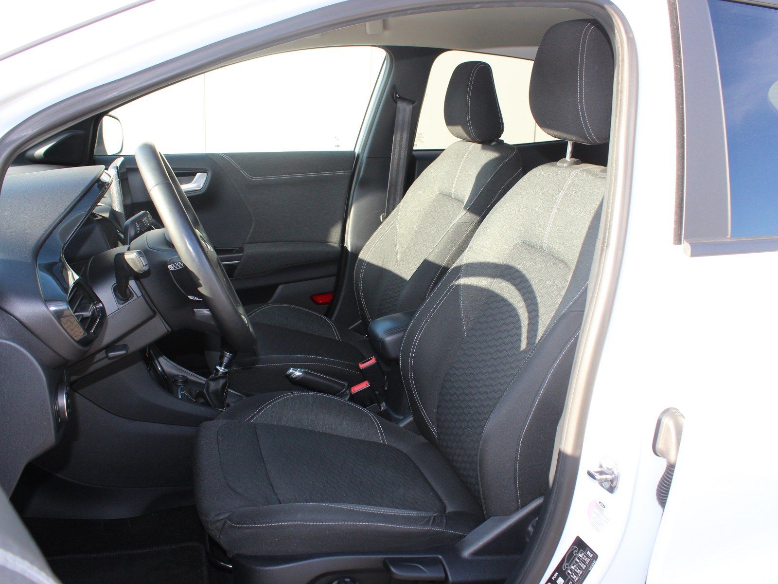 Fahrzeugabbildung Ford Puma Titanium 1,0 EcoBoost Mild Hybrid