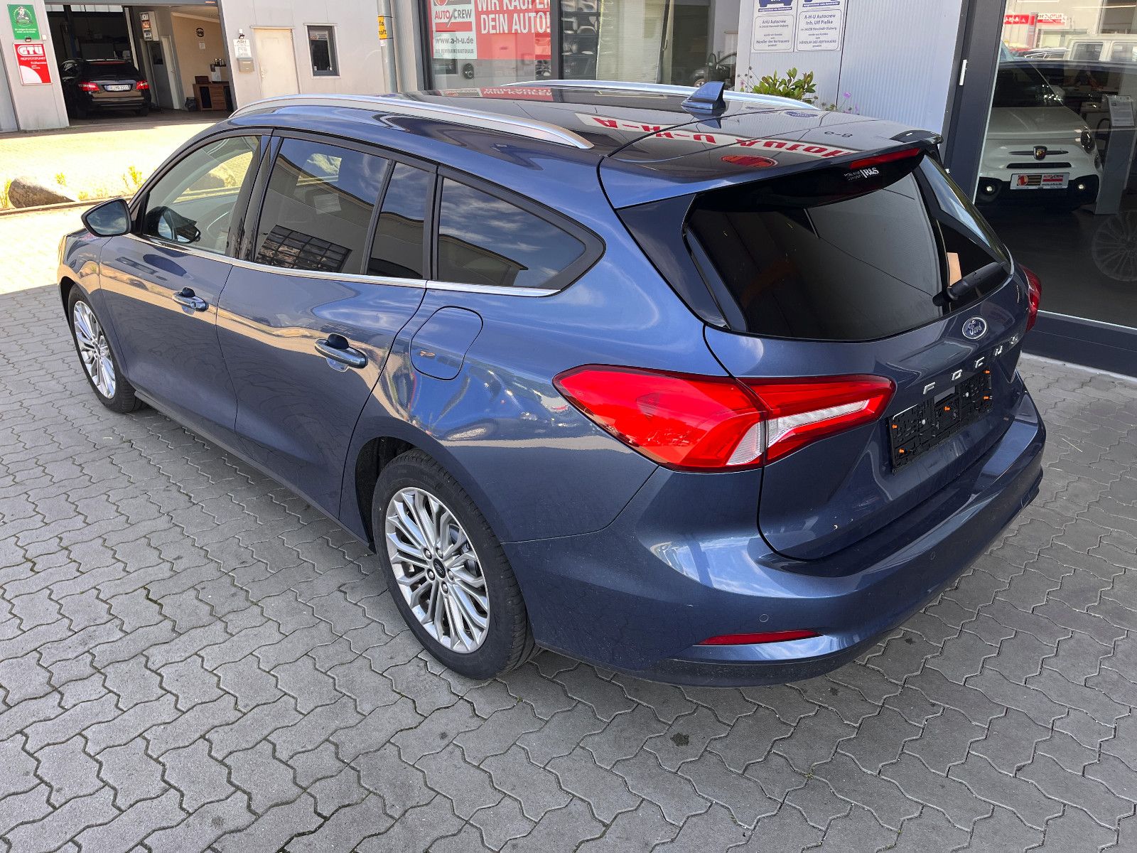 Fahrzeugabbildung Ford Focus Turnier Titanium