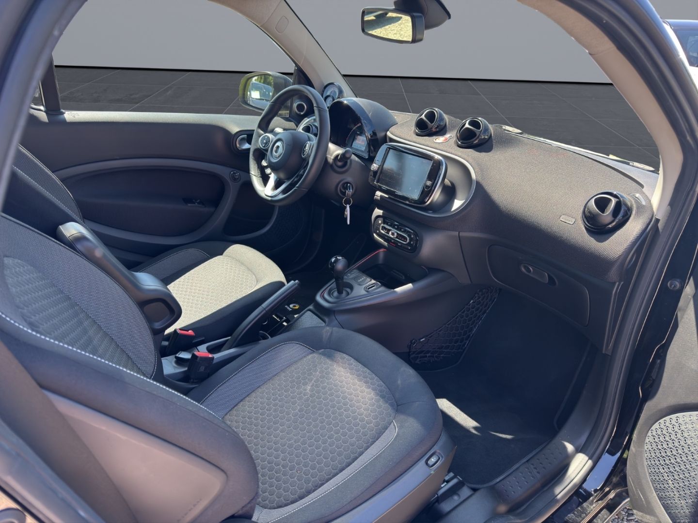 Fahrzeugabbildung Smart fortwo coupe electric drive EQ Panorama Soundsys