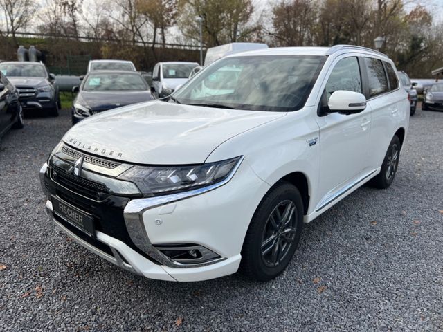 Mitsubishi Outlander PHEV Plus Spirit 4WD+LED+NAVI+LEDER+