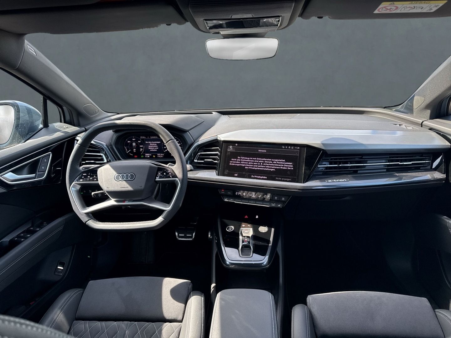 Q4 e-tron 150kW  HUD AHK-klappbar Navi Digitales