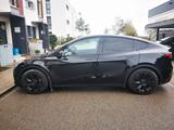 Tesla Model Y RWD  Standard Range - Tesla Model Y in München