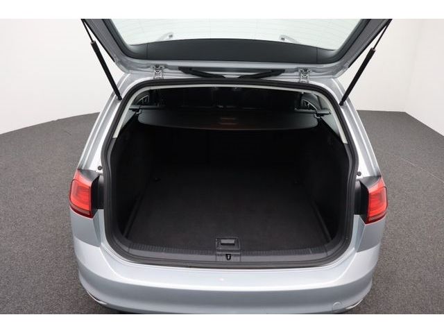 Fahrzeugabbildung Volkswagen Golf 1.6 TDI Klimaautomatik-2-Zonen SHZ