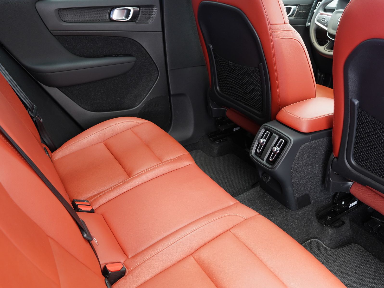 Fahrzeugabbildung Volvo XC40 T3 Inscription LED/NAVI/ACC/LEDER/PANO