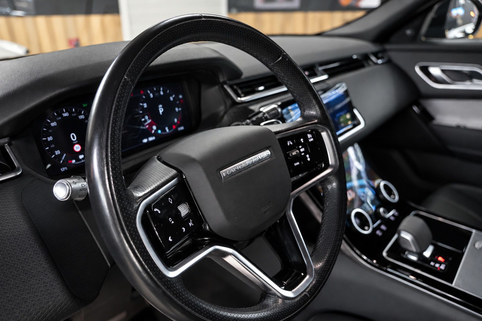 Fahrzeugabbildung Land Rover Range Rover Velar R-Dynamic SE *Meridian*Memory*