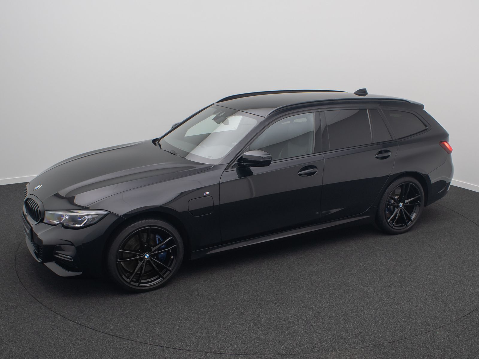 Fahrzeugabbildung BMW 330e xD M Sport DAB Laser Alarm Komfort 19Zoll