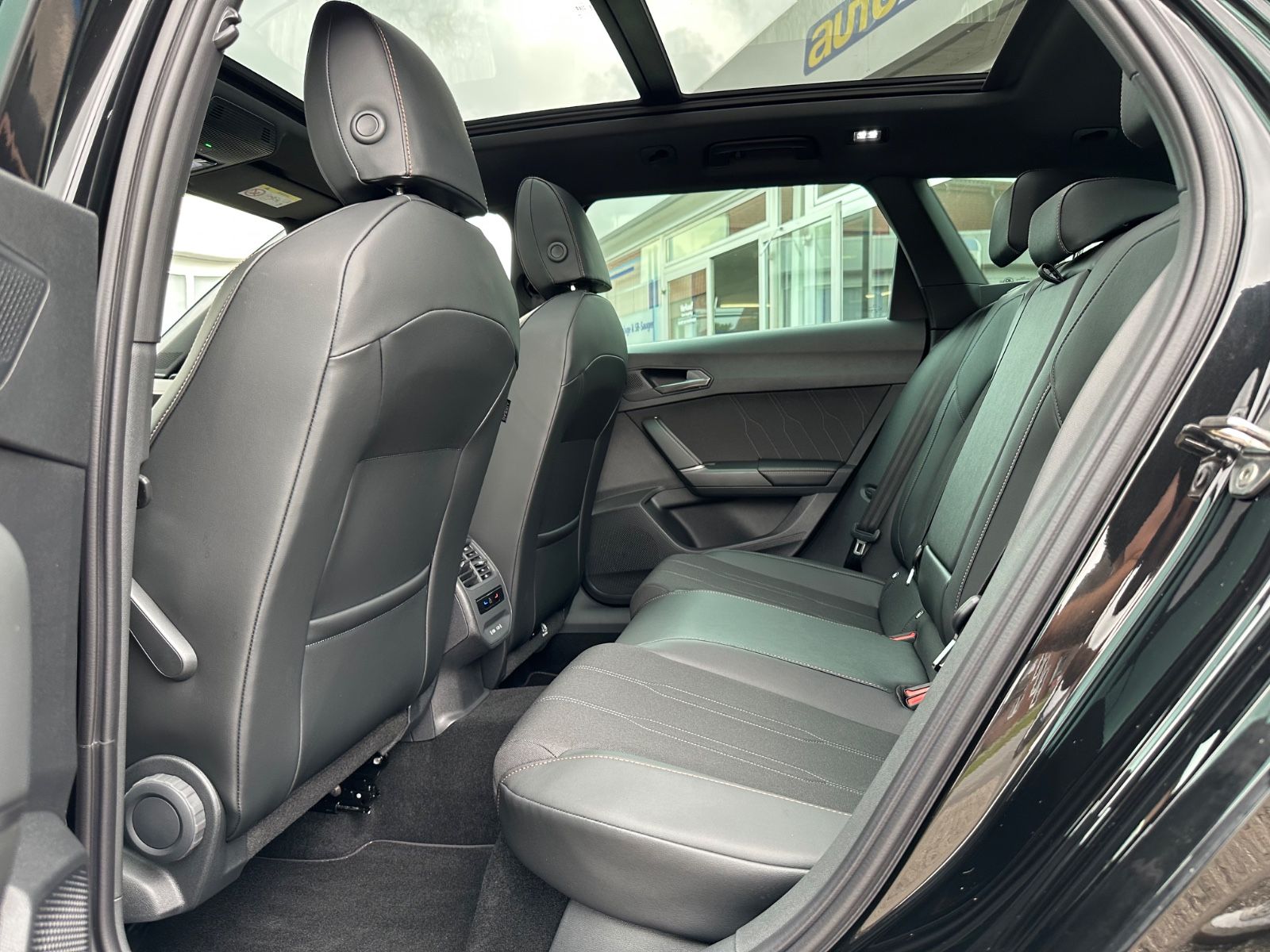 Fahrzeugabbildung CUPRA Leon ST 2.0 TDI DSG Pano/ACC/LED/CarPlay/18"