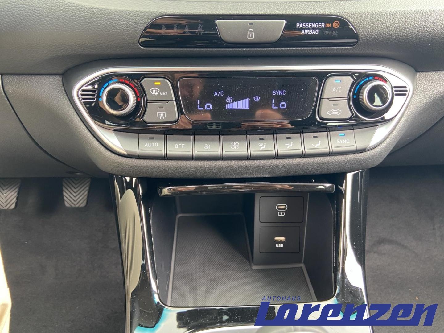 Hyundai i30 Advantage 1.0 Kombi Klima Navi Digitales Coc