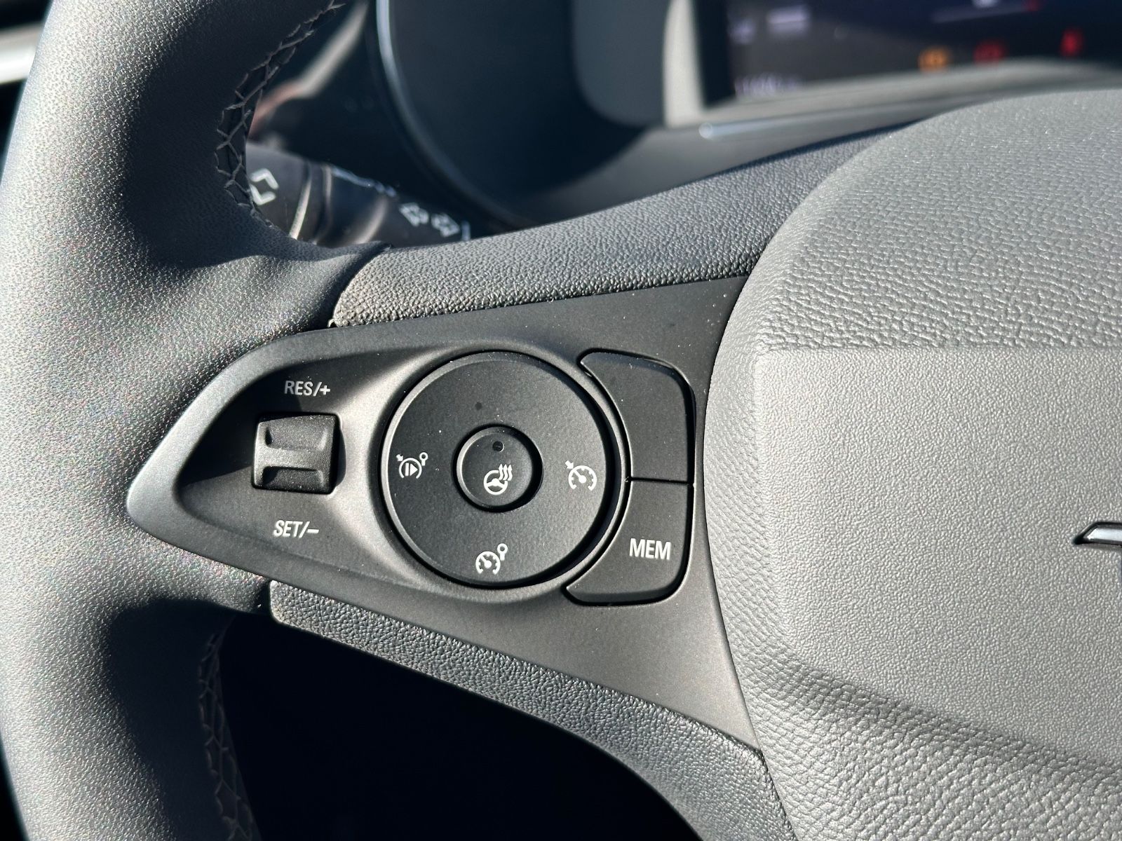 Fahrzeugabbildung Opel Corsa F GS*Allwetter*SHZ*LHZ*PDC*RFK*IntelliLux