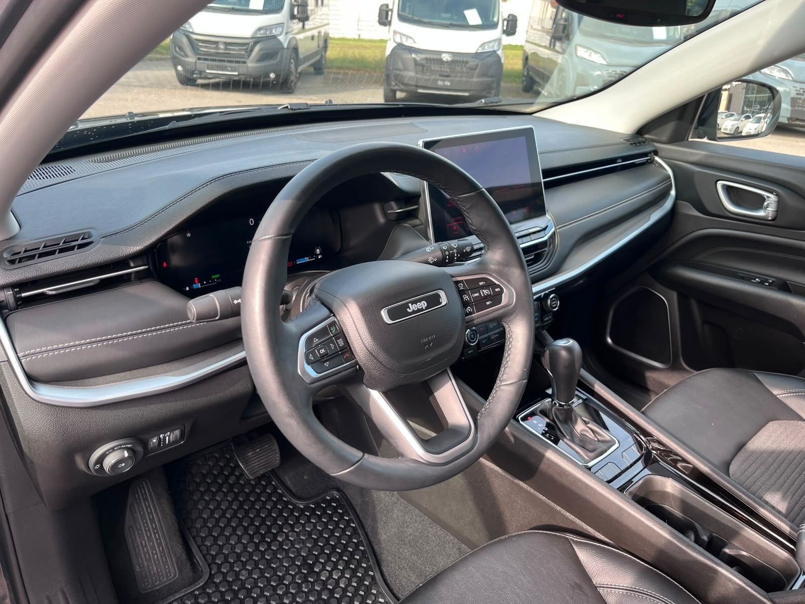 Fahrzeugabbildung Jeep Compass Altitude Teilleder digi Navi uvm