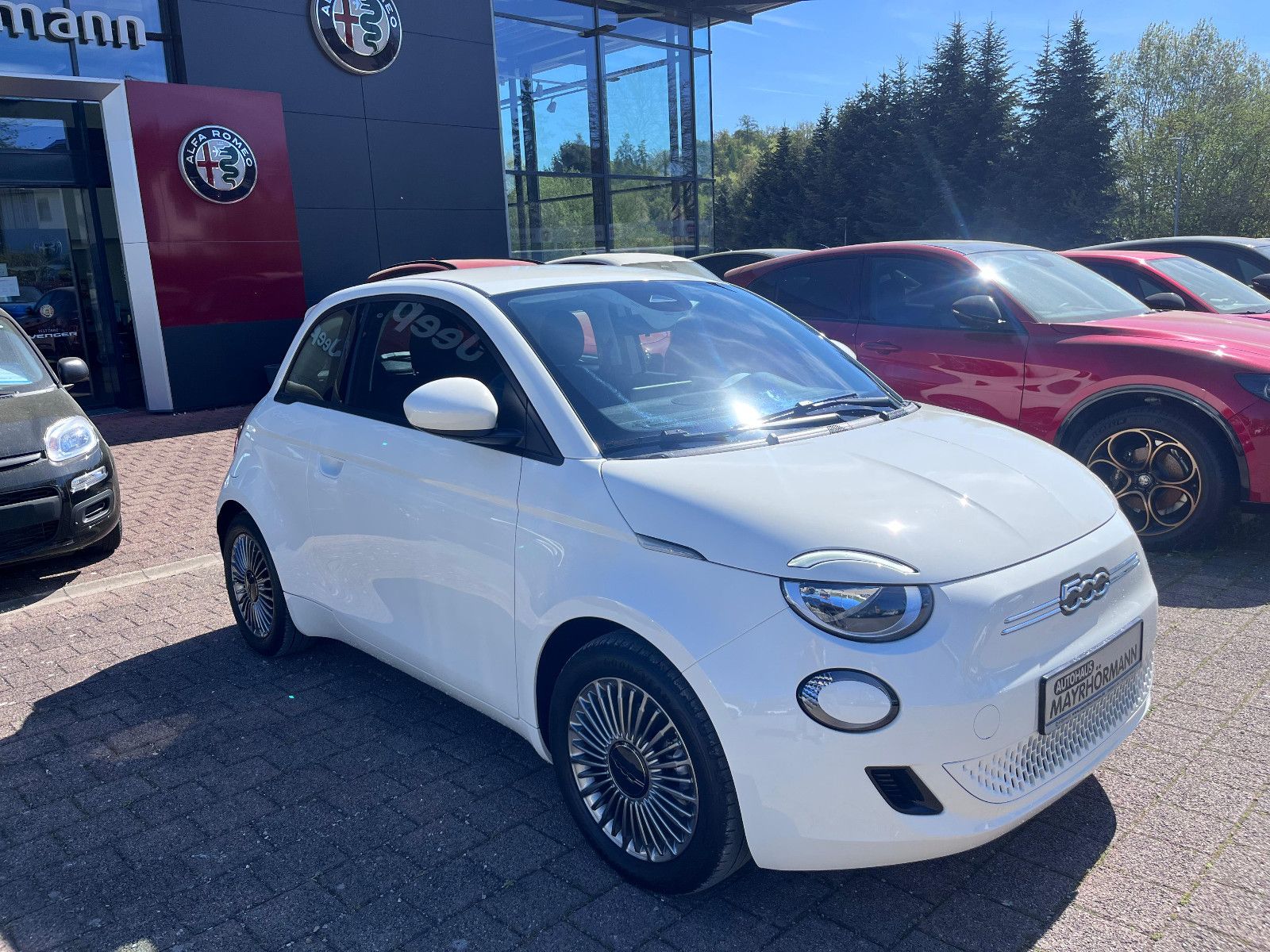 Fahrzeugabbildung Fiat 500E